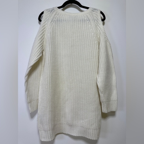 Papaya | Off-White Cut-Out Shoulder Sweater Rose Embroidery Knit Tunic Sweater - Picture 6 of 7